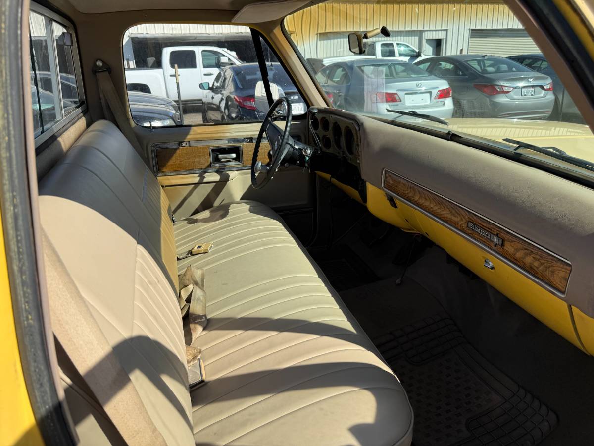 Chevrolet-c10-scottsdale-1977-yellow-4