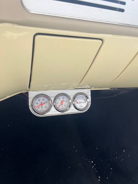 Chevrolet-c10-silverado-lwb-1975-custom-12