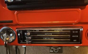 Chevrolet-c10-stepside-1967-orange-11