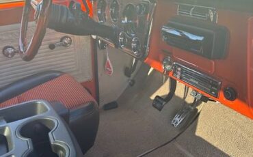 Chevrolet-c10-stepside-1967-orange-2