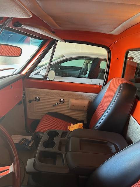 Chevrolet-c10-stepside-1967-orange-8