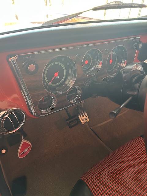 Chevrolet-c10-stepside-1967-orange-9