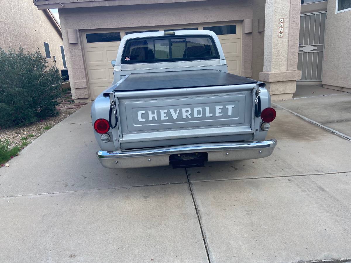 Chevrolet-c10-stepside-1973-silver-1