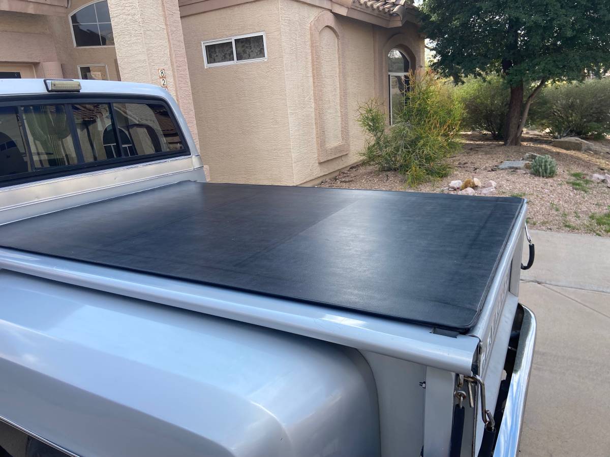 Chevrolet-c10-stepside-1973-silver-2