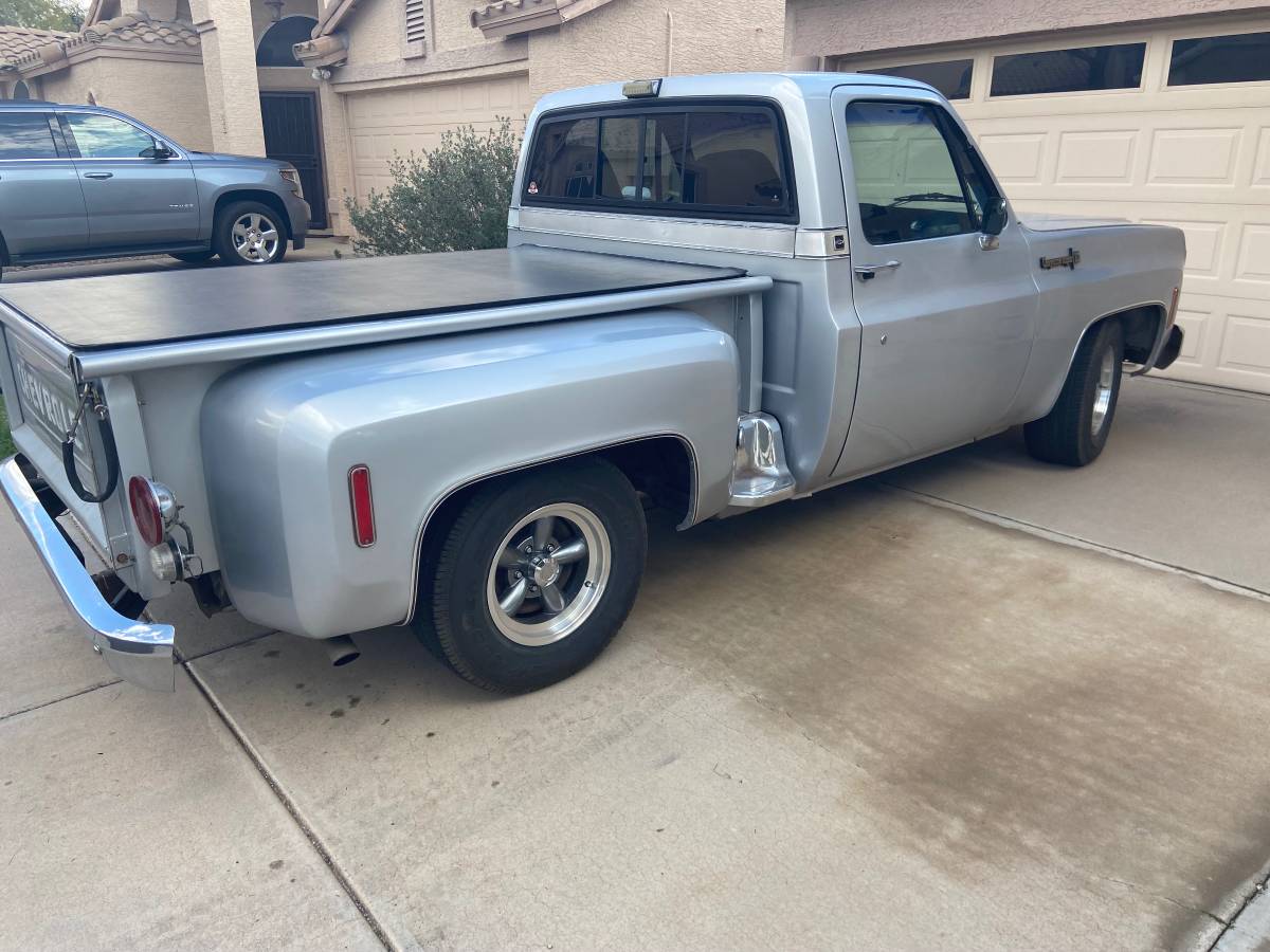 Chevrolet-c10-stepside-1973-silver-4