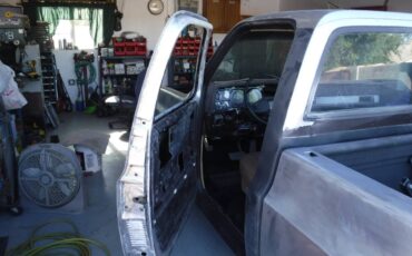 Chevrolet-c10-swb-1984-brown-22