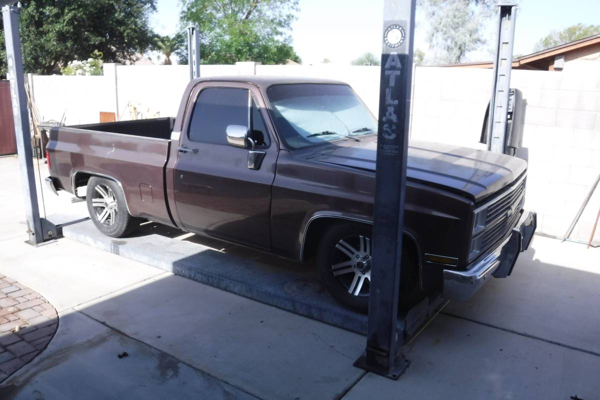 Chevrolet-c10-swb-1984-brown-3