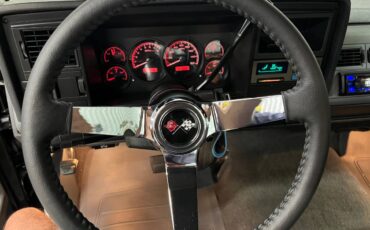 Chevrolet-c1500-1989-black-16