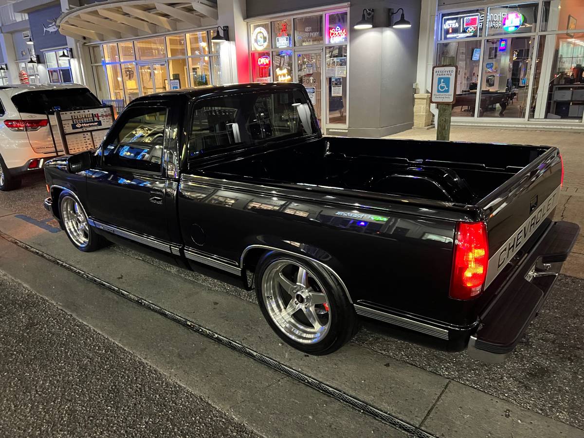 Chevrolet-c1500-1989-black-2