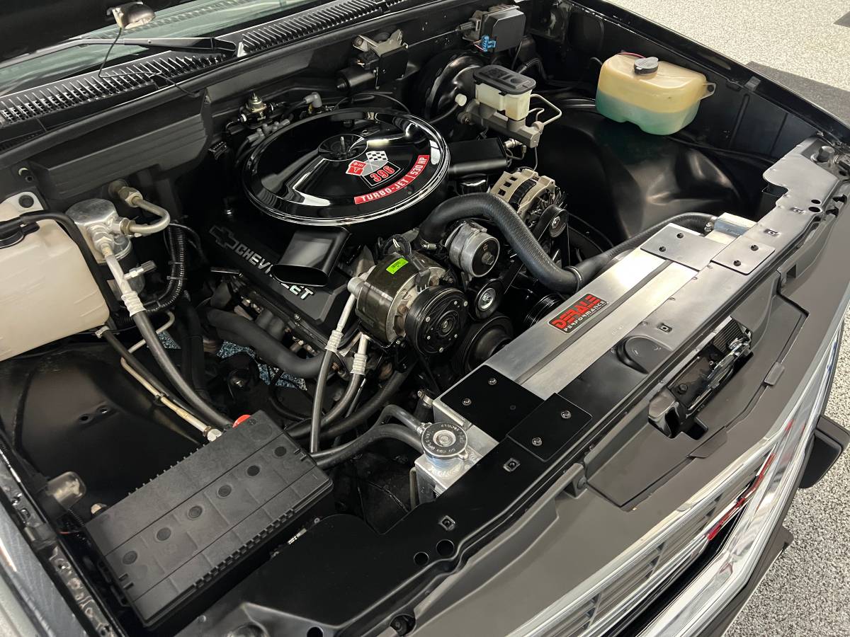 Chevrolet-c1500-1989-black-4