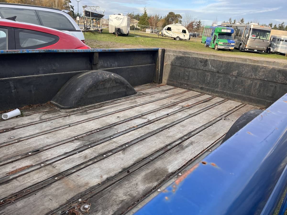 Chevrolet-c20-1965-blue-2