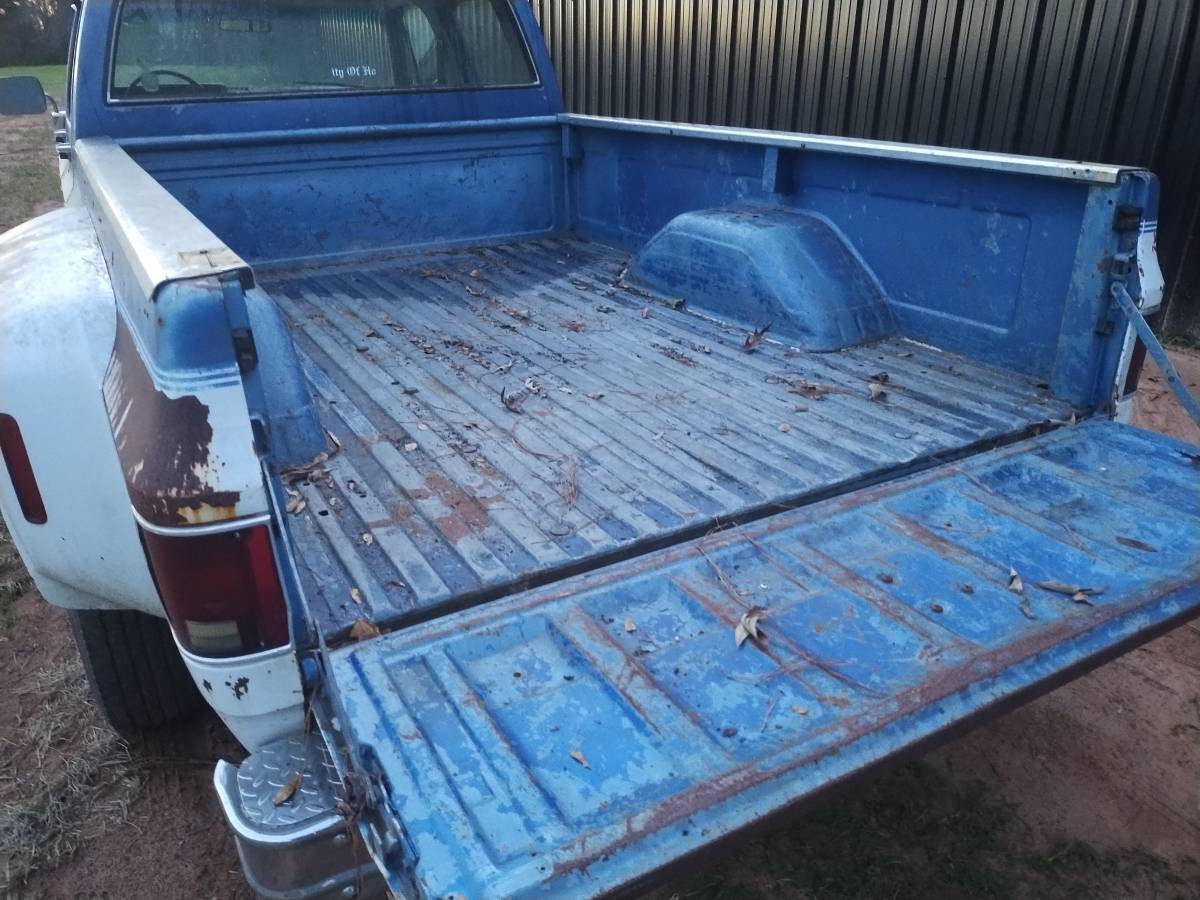 Chevrolet-c30-1985-blue-50