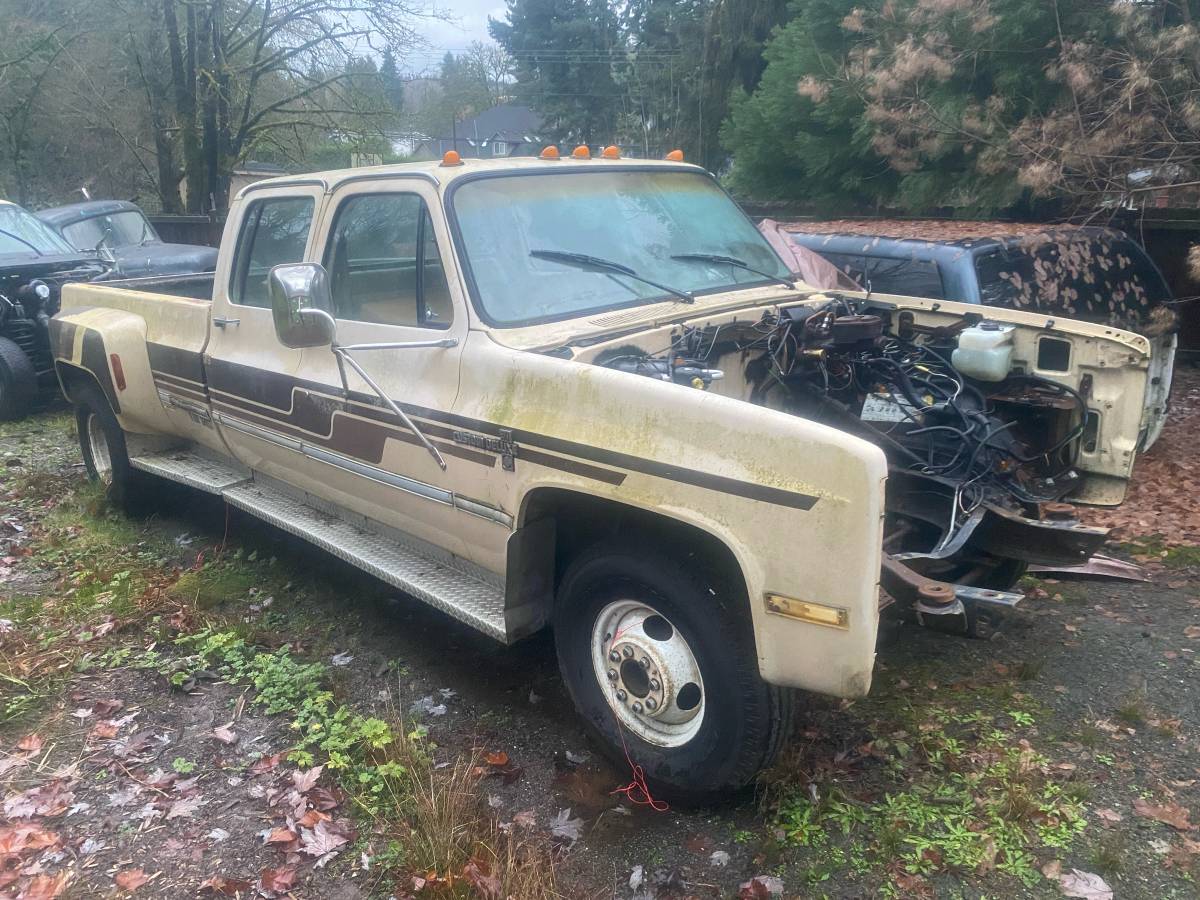 Chevrolet-c30-1986-brown-1