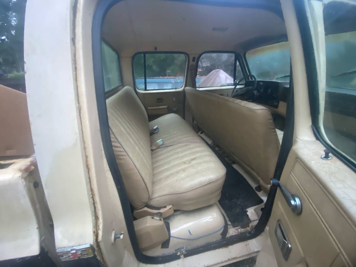 Chevrolet-c30-1986-brown-4