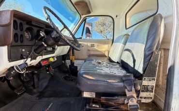 Chevrolet-c7000-1986-5