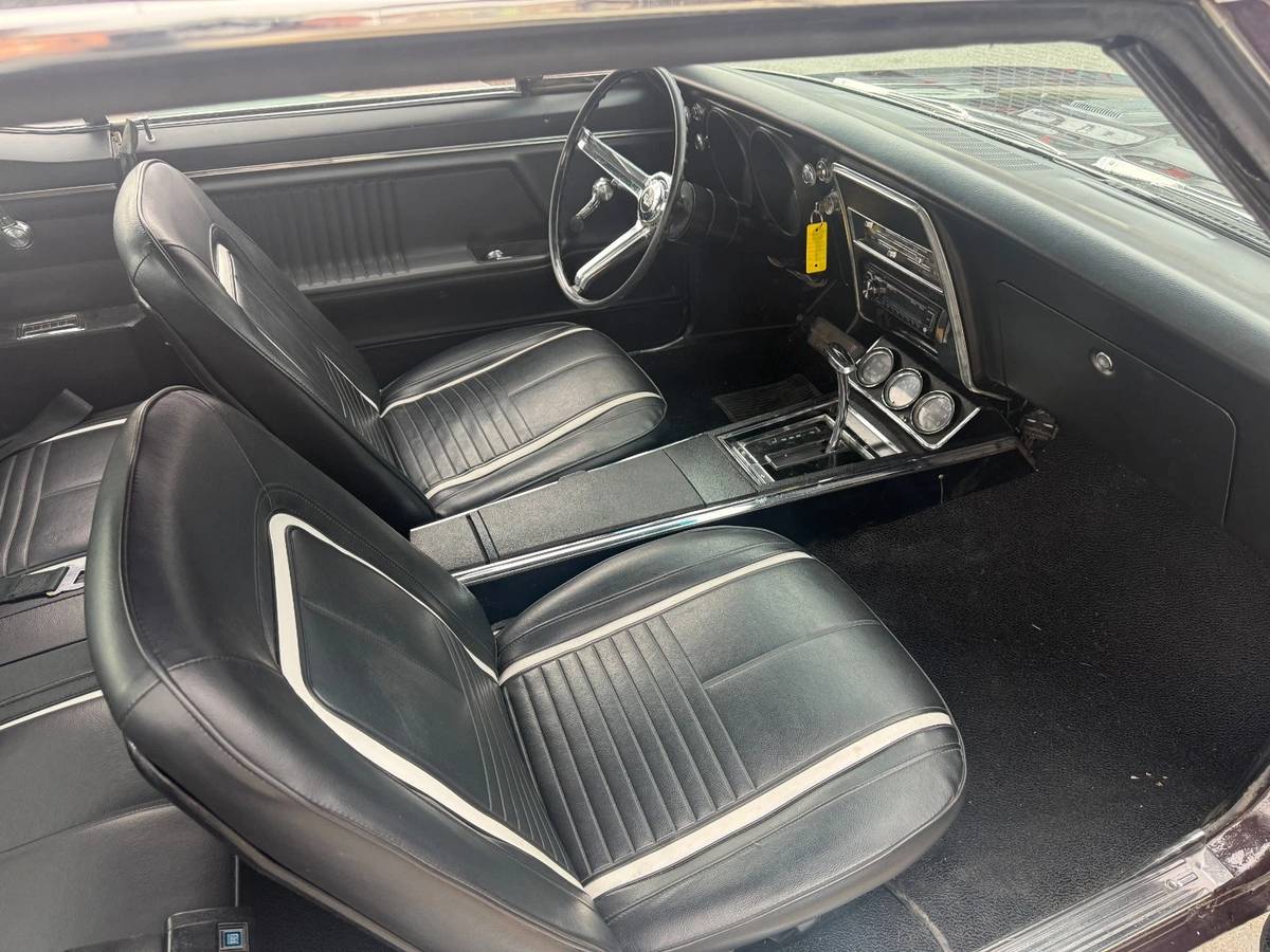 Chevrolet-camaro-1967-purple-10