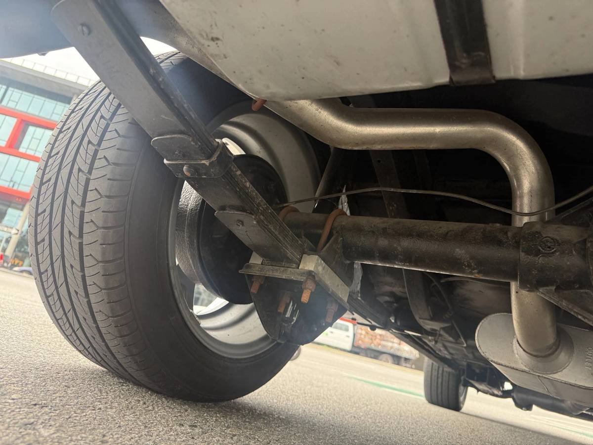 Chevrolet-camaro-1967-purple-13