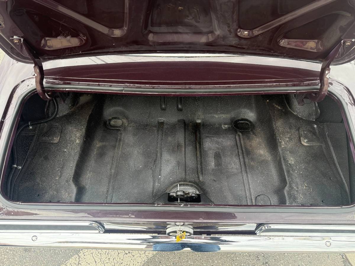 Chevrolet-camaro-1967-purple-19