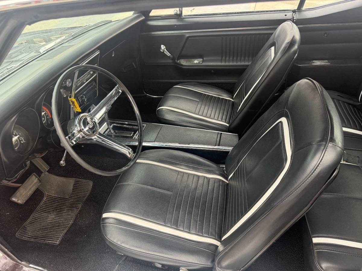 Chevrolet-camaro-1967-purple-7