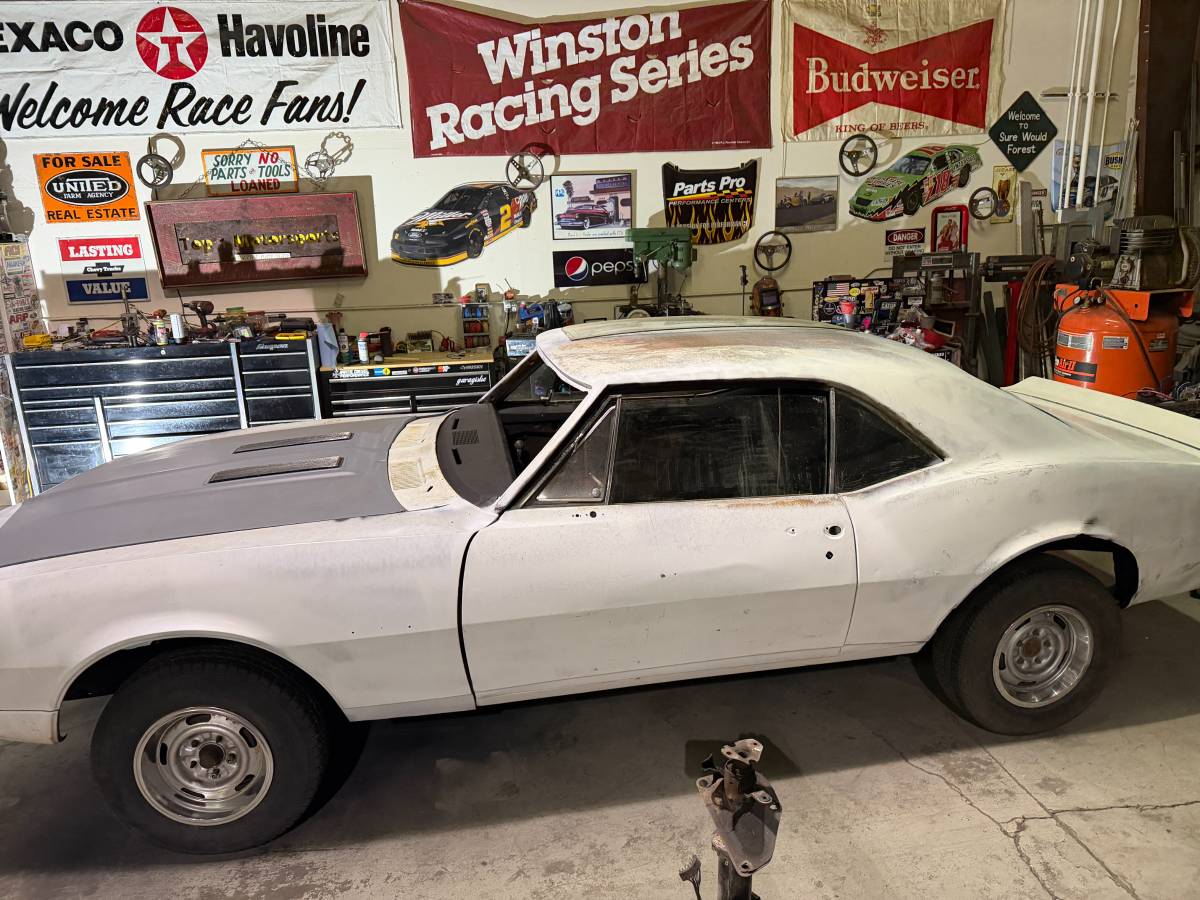 Chevrolet-camaro-1967-white-1