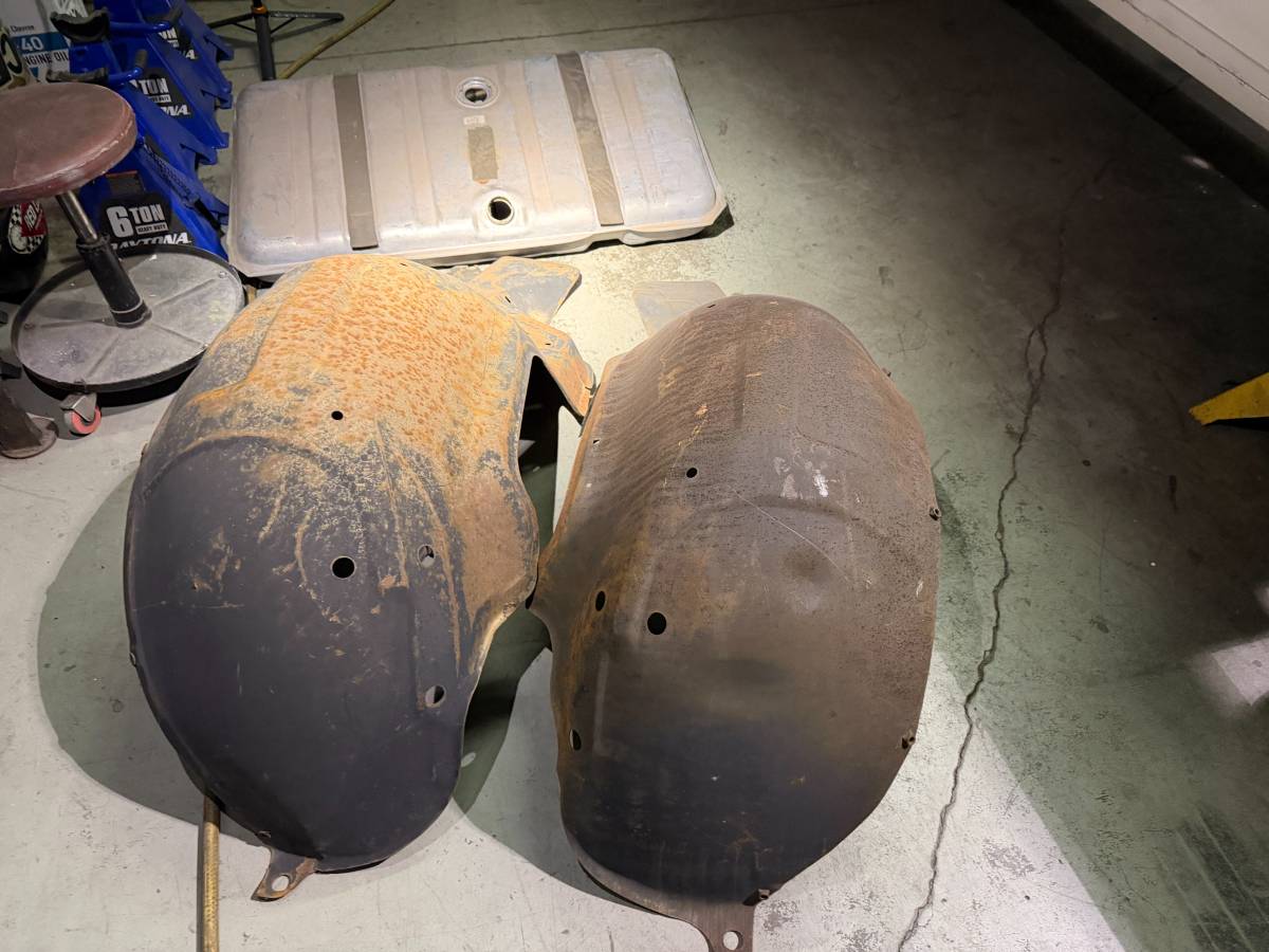 Chevrolet-camaro-1967-white-16