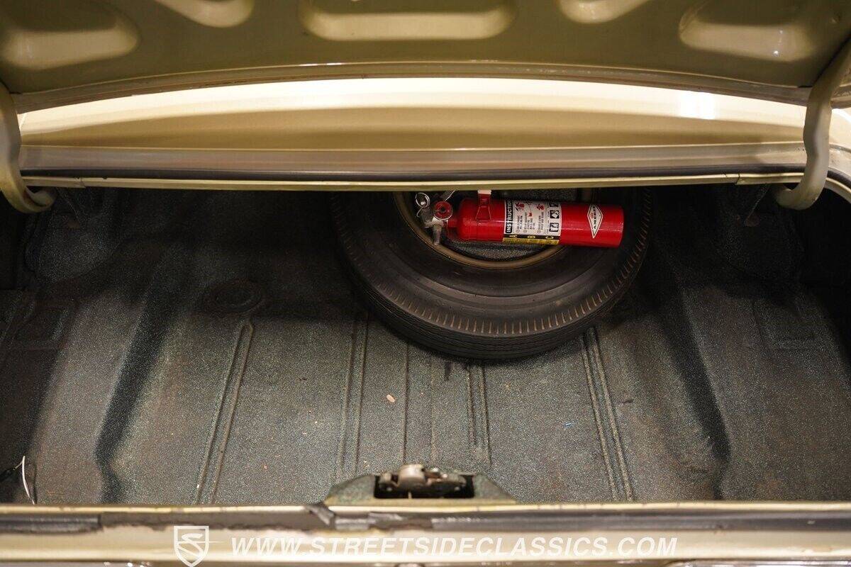 Chevrolet-camaro-1968-green-19