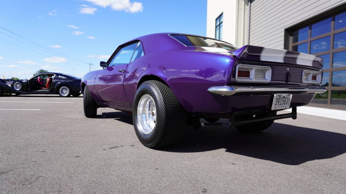 Chevrolet-camaro-1968-purple-5
