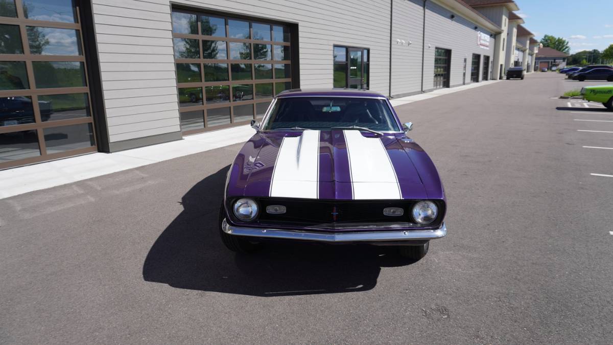 Chevrolet-camaro-1968-purple-8