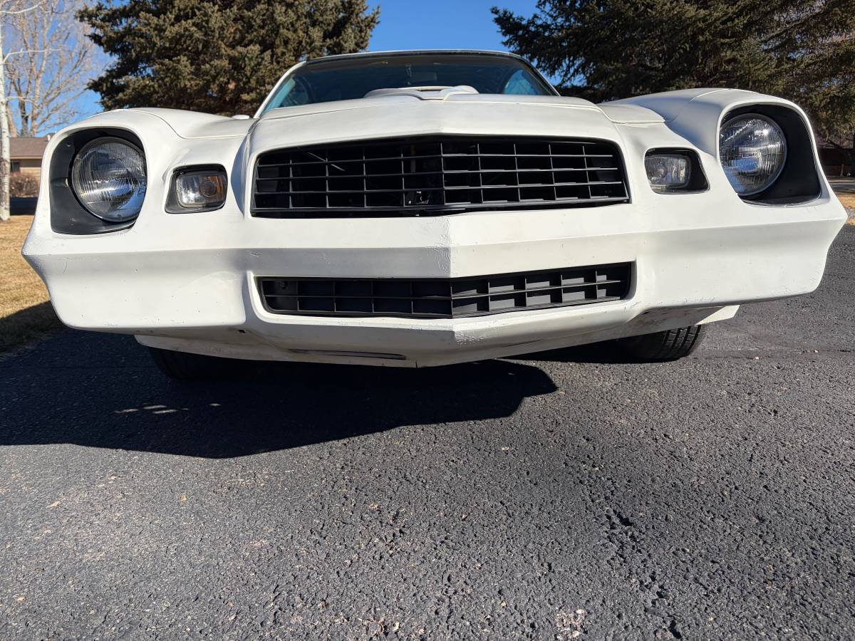 Chevrolet-camaro-1979-white-1
