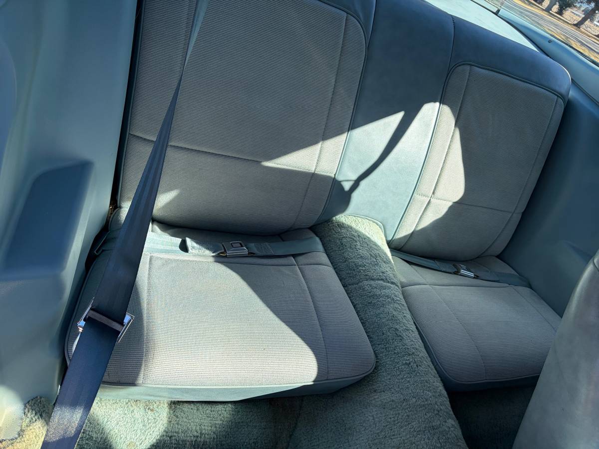 Chevrolet-camaro-1979-white-19