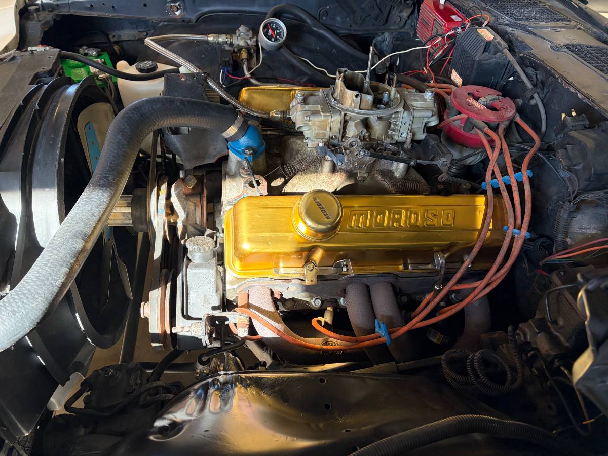 Chevrolet-camaro-1979-white-22