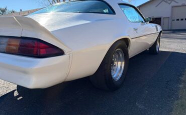 Chevrolet-camaro-1979-white-3