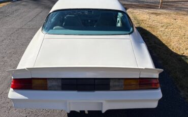 Chevrolet-camaro-1979-white-8