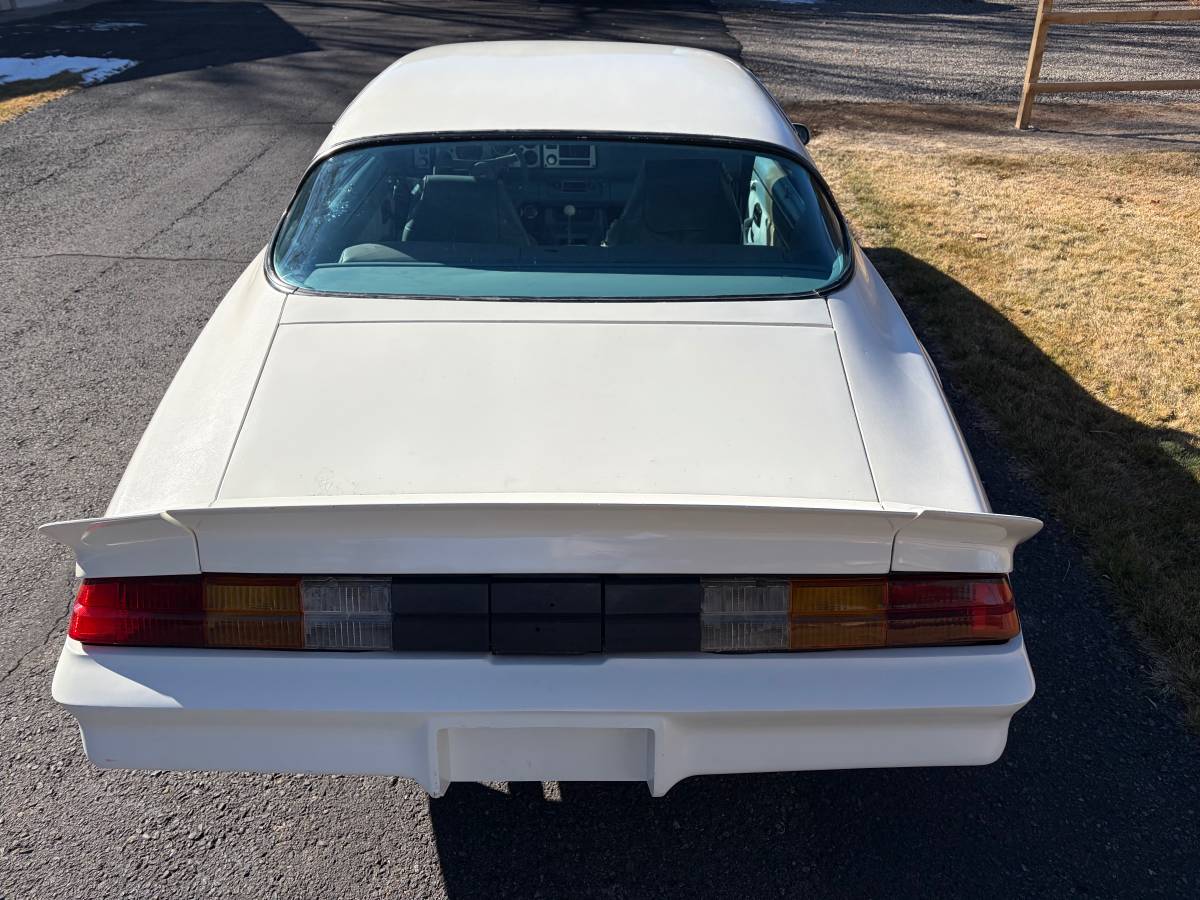 Chevrolet-camaro-1979-white-8