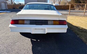 Chevrolet-camaro-1979-white-9