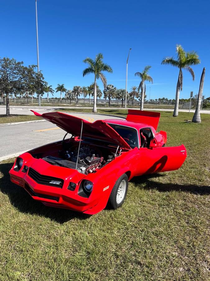Chevrolet-camaro-1980-red-11