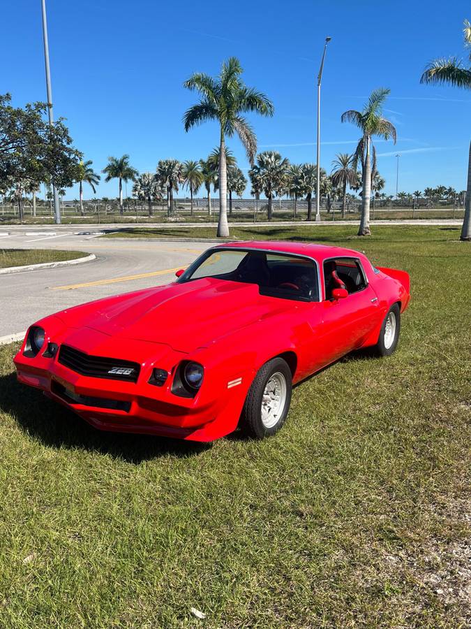Chevrolet-camaro-1980-red-16