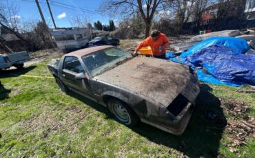 Chevrolet-camaro-1984-black-2