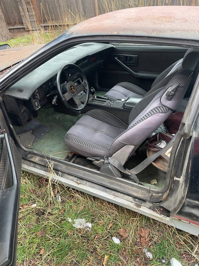 Chevrolet-camaro-1984-black-5