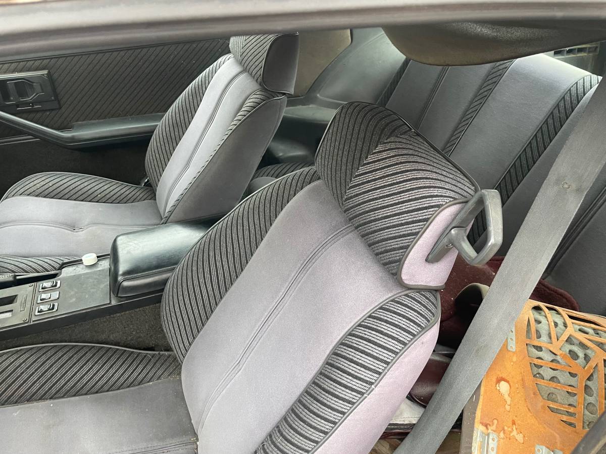 Chevrolet-camaro-1984-black