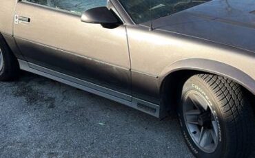 Chevrolet-camaro-1984-grey-2