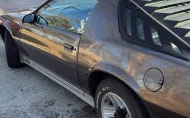 Chevrolet-camaro-1984-grey-3