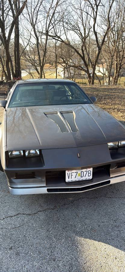 Chevrolet-camaro-1984-grey