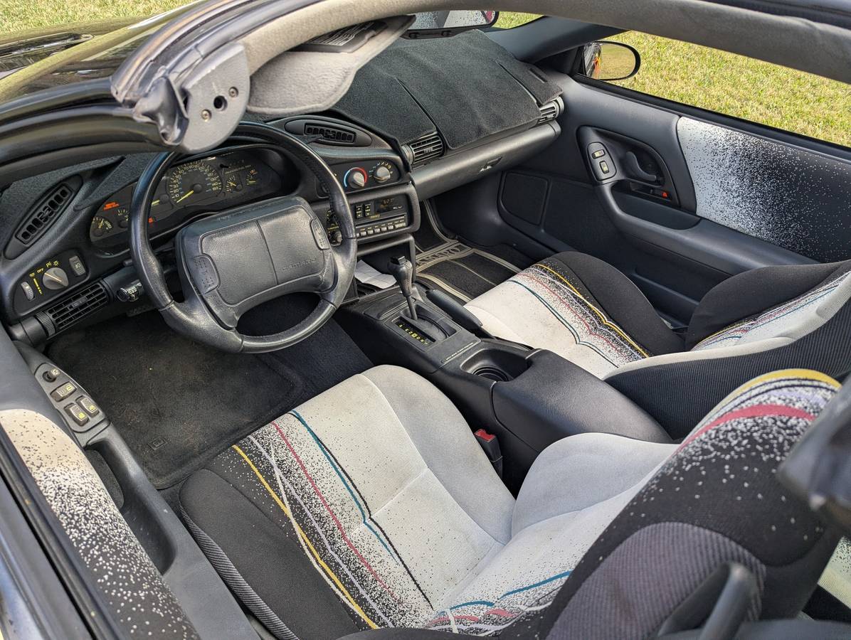 Chevrolet-camaro-1993-2