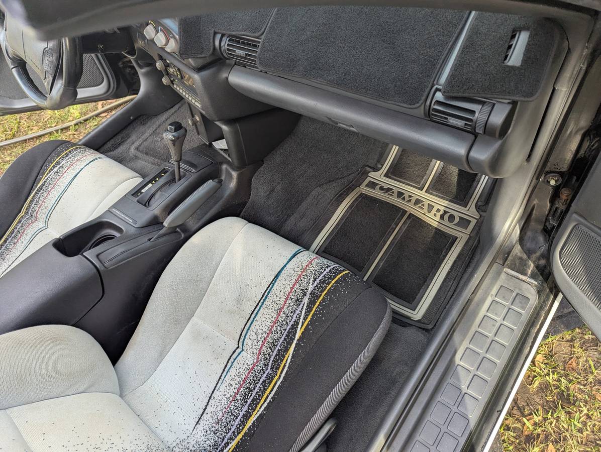 Chevrolet-camaro-1993-5