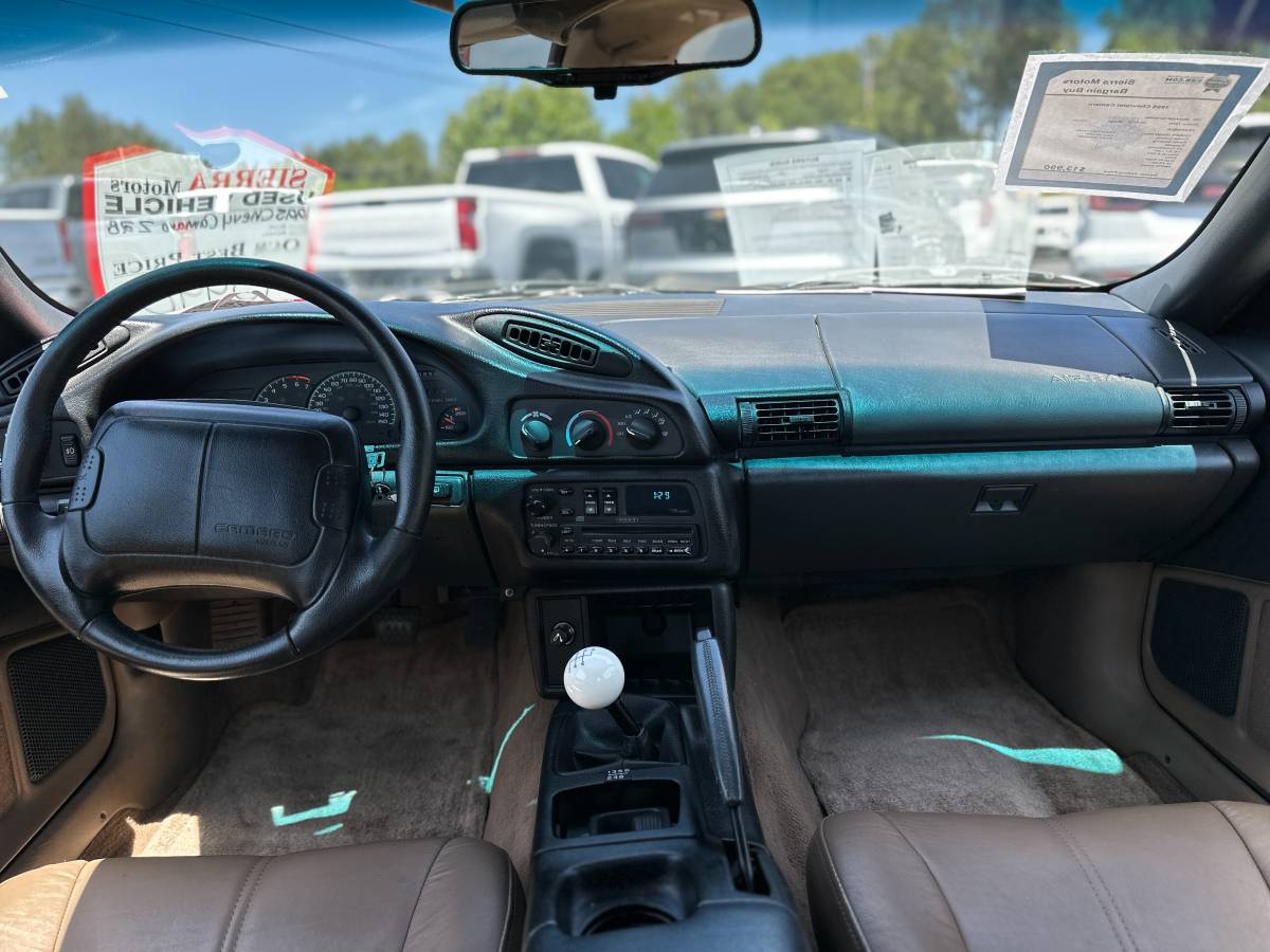 Chevrolet-camaro-sport-coupe-amp-convertible-1995-red-15