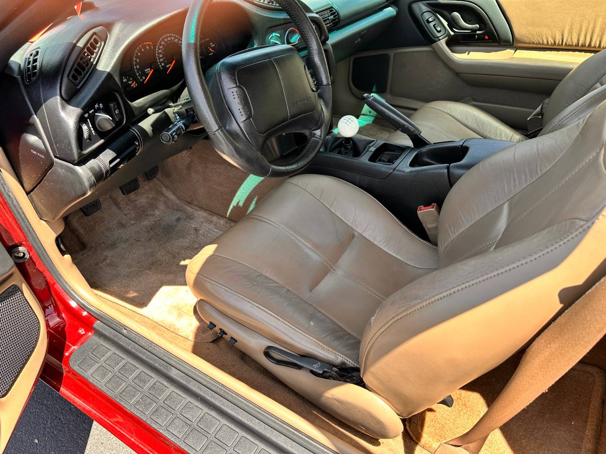 Chevrolet-camaro-sport-coupe-amp-convertible-1995-red-2