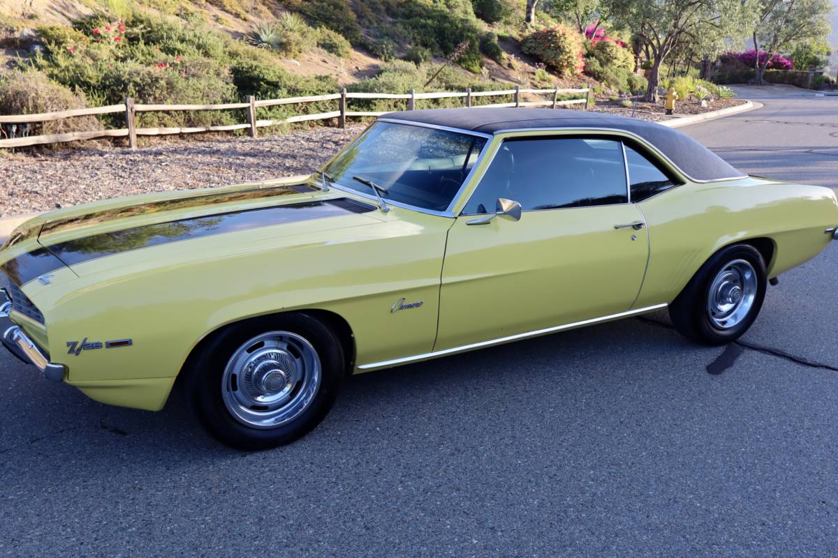 Chevrolet-camaro-z28-1969-2