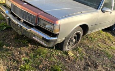 Chevrolet-caprice-1986-grey-2