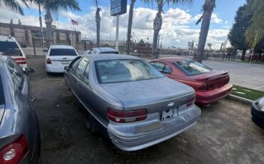 Chevrolet-caprice-1995-grey-1